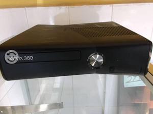 X-BOX 360 slim 4GB
