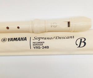 Yamaha Yrs-24 B Flauta Dulce Escolar