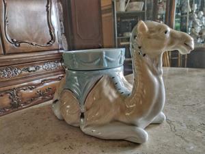 Maceta de camello fabricado en porcelana de Cuernavaca