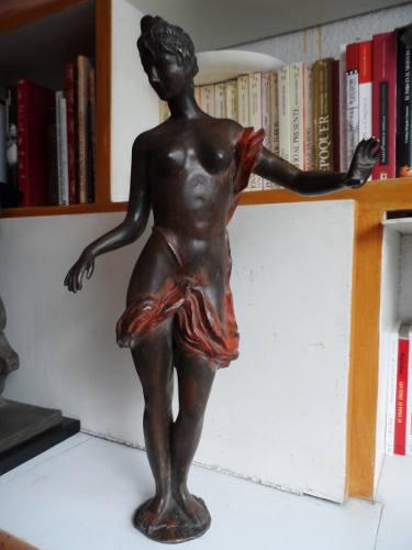 Escultura De Bronce Figura De Diosa Griega Con Base Grande