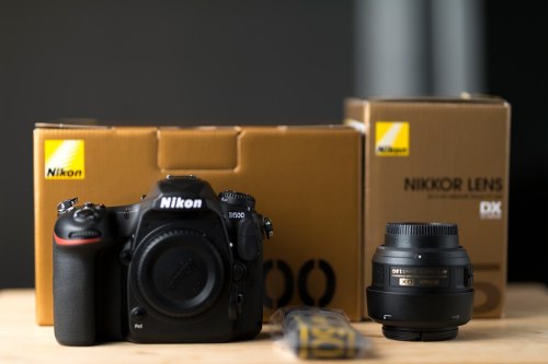 Nikon D500 Cámara Réflex Digital Con Lente 35mm 1:8 Remate