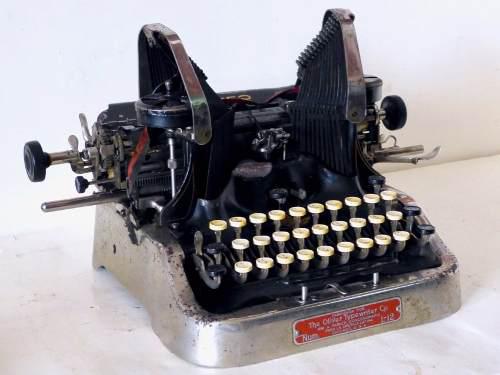 Máquina De Escribir Antigua Marca Oliver Modelo L-12 Ca