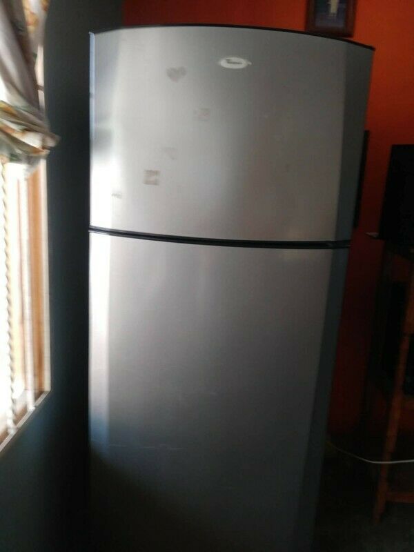 Refrigerador marca Whirlpool dimensiones altura 1.75 ancho