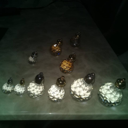 Esferas Navideñas De Cristal Cortado 3 Cm. Color Plata Y