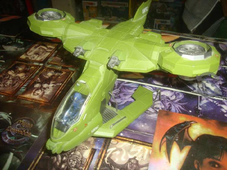 Avion de metal Halo