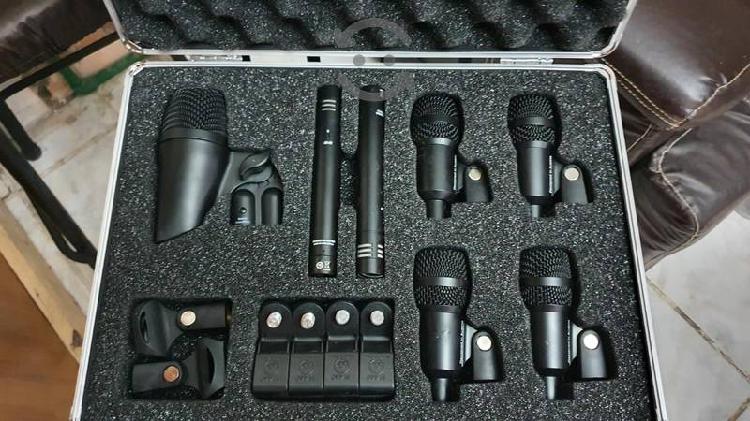 Set de micrófonos AKG para batería ó percusiones