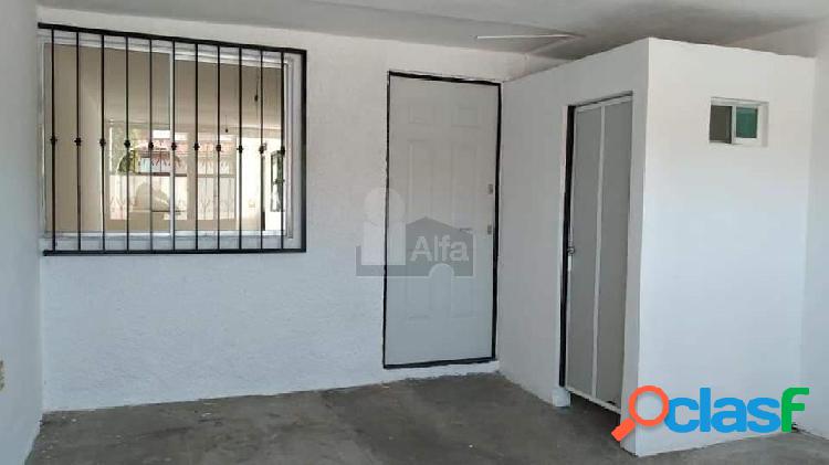 Casa sola en venta en Los Naranjos, Celaya, Guanajuato
