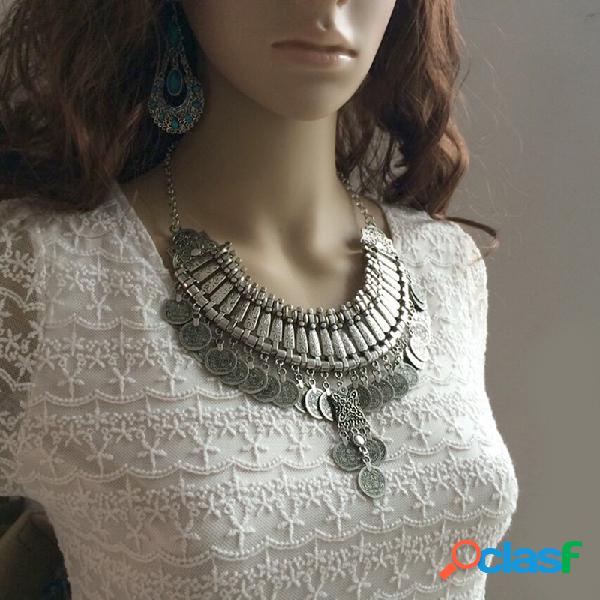 vendimia Collar tallado en metal multicapa con borlas de