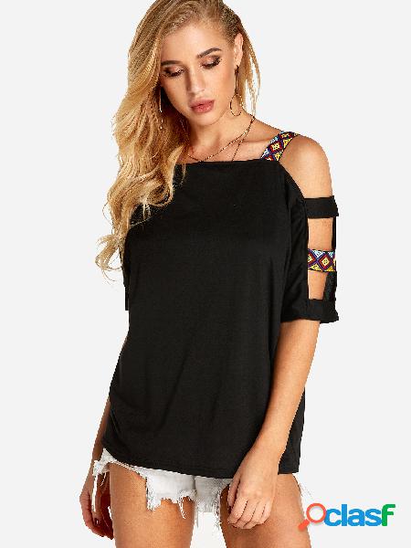 Camiseta con mangas negras cortadas en negro
