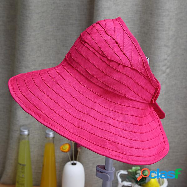 Niños bebés, niñas, verano, sombreros de copa vacíos,