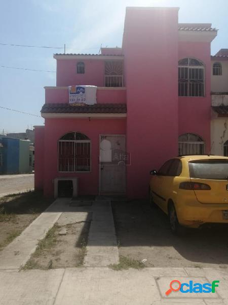 Casa sola en venta en Tulipanes, Tepic, Nayarit