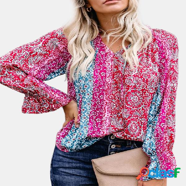 Blusa de manga larga con cuello en V y estampado floral