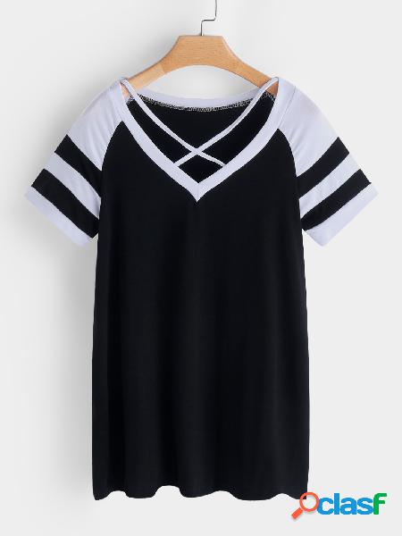 Camisetas con mangas cortas en V con cuello en V de color