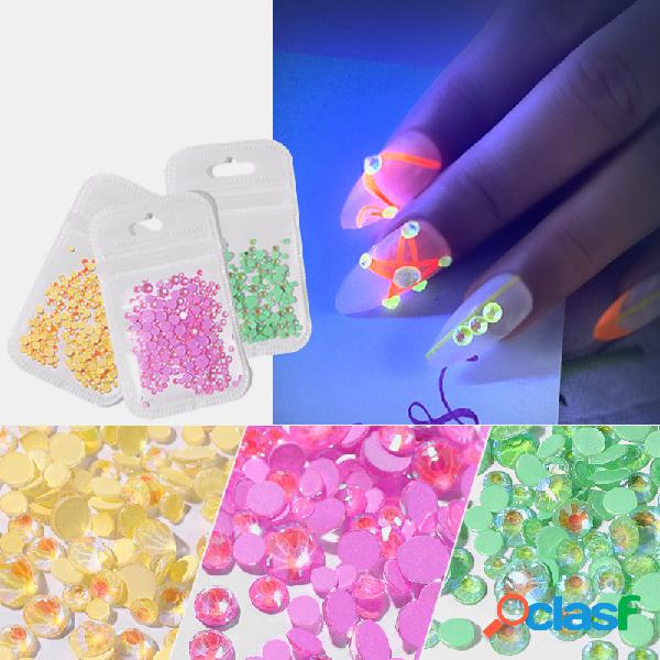 8 colores luminosos de cristal de tamaño mixto Uña