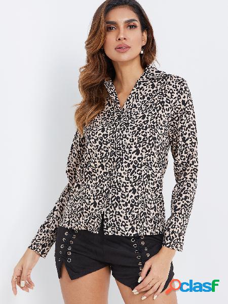 Blusa de manga larga con escote en V de leopardo y diseño