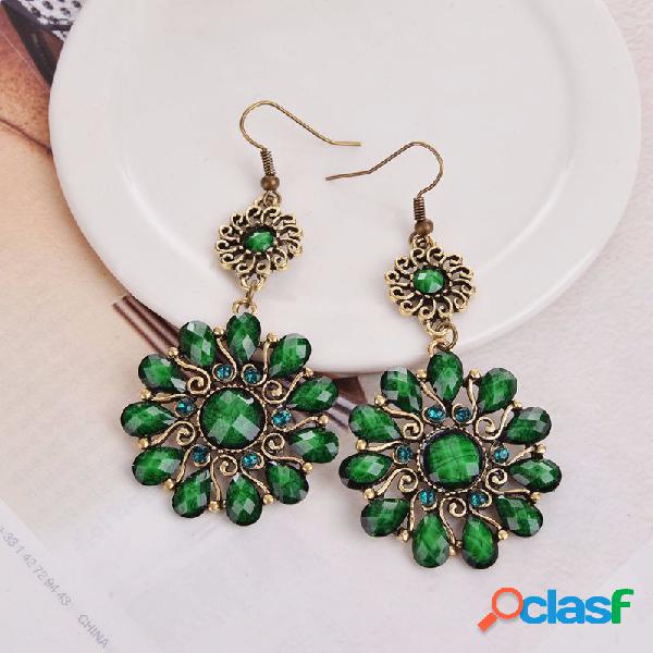 Bohemian Hallow Flower Gem Pendientes Estilo retro Oreja