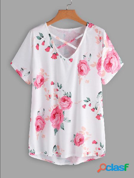 Camiseta estampada con estampado floral y cruz cruzada