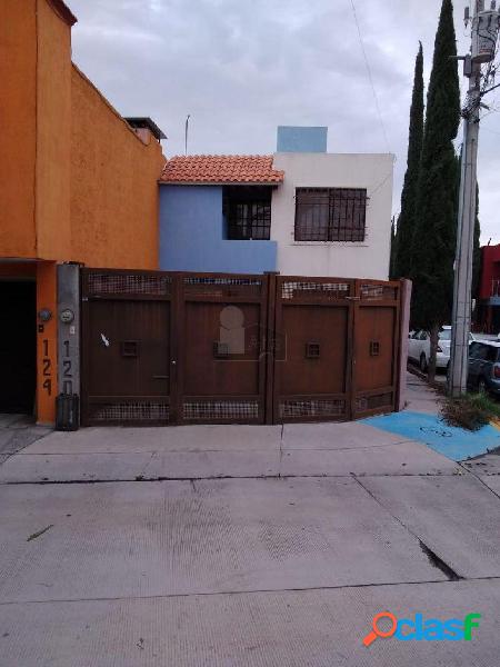 Casa sola en venta en Arboledas Jacarandas, San Luis