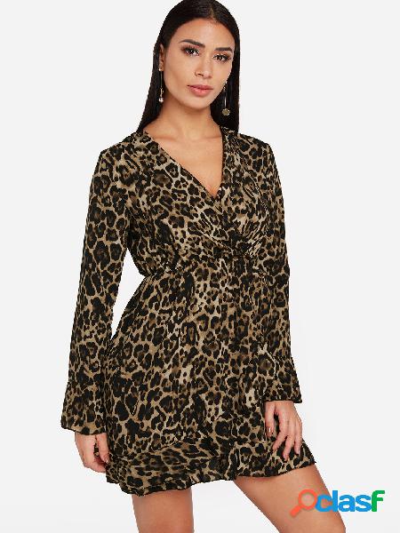 Mini vestido de manga larga con cuello en V de leopardo