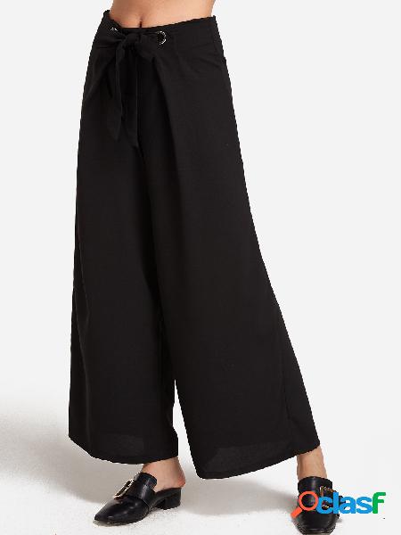 Pantalones de pierna ancha de cintura negra de diseño medio