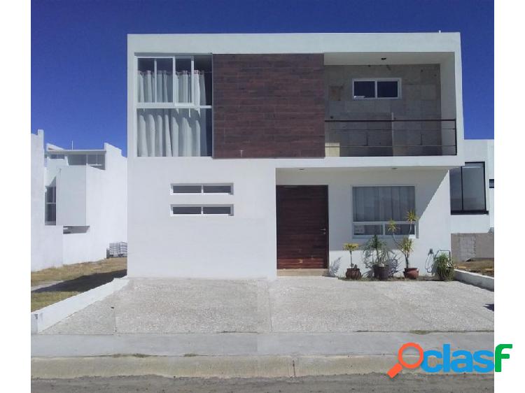 San Isidro Juriquilla casa en venta 3 recamaras y 158 mts2!