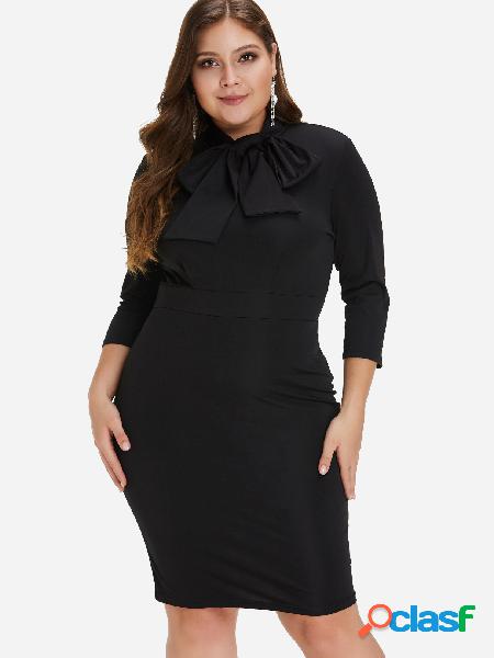 Vestido extra grande con cuello alto negro