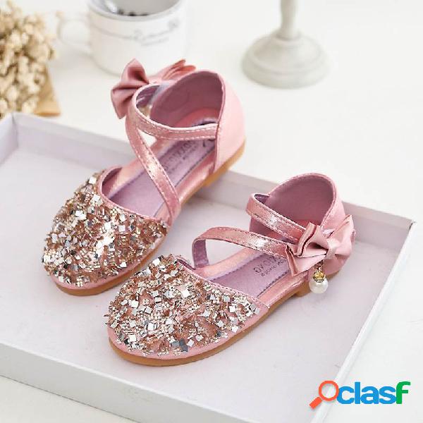 Zapatos de vestir de princesa en la parte superior con