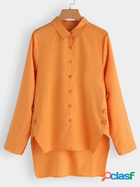 Blusa con detalle de botones lisos en talla grande