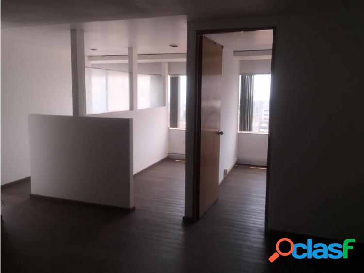 Excelente piso de oficinas con 15 privados