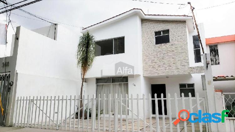 Casa en renta en Carretas, Querétaro, céntrica y a cuadras