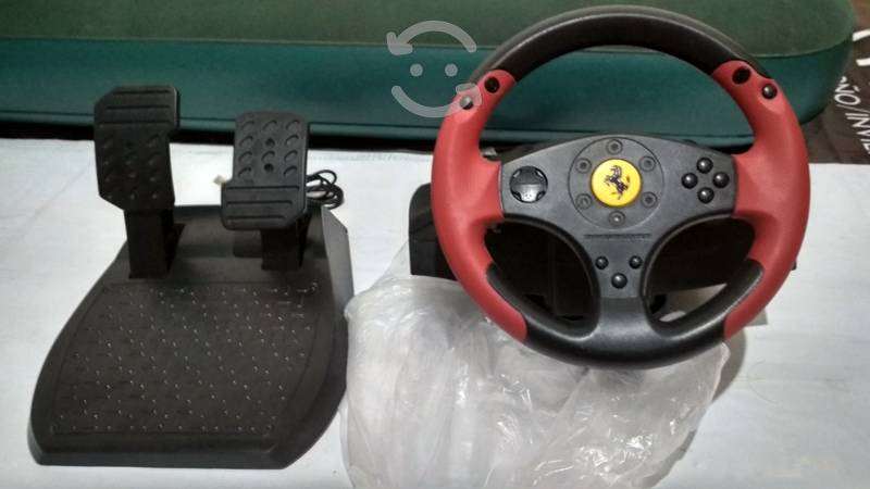 volante Ferrari thrustmaster Red Legend Edition
