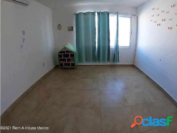 CASA EN VENTA con Terreno Excedente en La Vista Residencial
