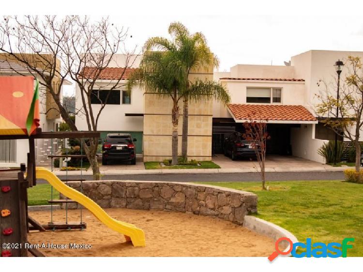 Casa frente a parque infantil LPD22-537
