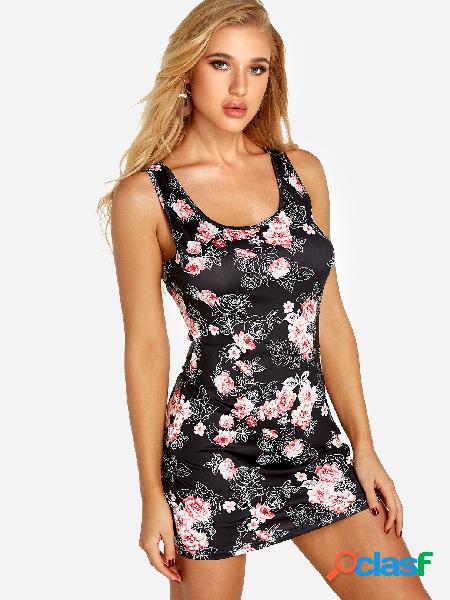 Mini vestido sin mangas de estampado floral al azar negro