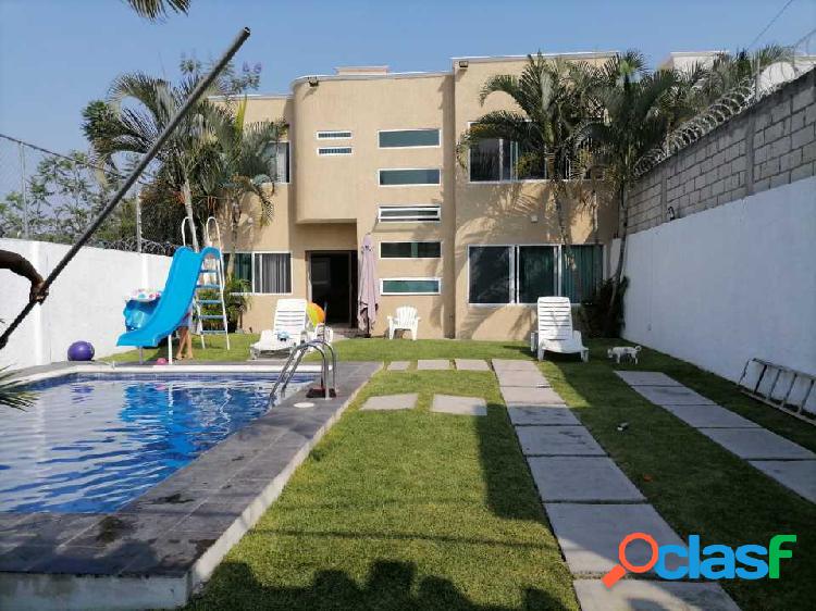 CASA EN VENTA EN OAXTEPEC DENTRO DE FRACCIONAMIENTO