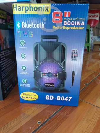 Bocina 8´´ Bluetooth con micrófono y control NUEVA