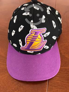 Gorra de los Lakers Adidas original