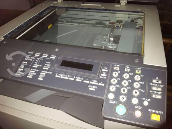 Konica Minolta 7216 Copiadora Impresora Escaner