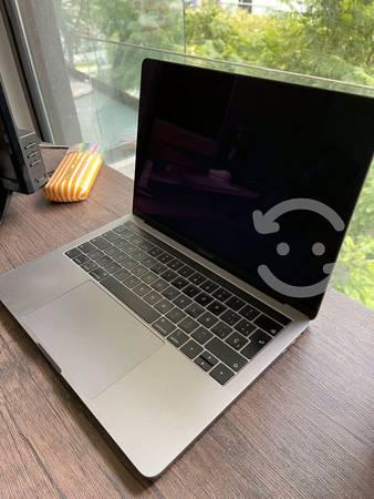 MacBook Pro (13-inch, 2019, Four Thunderbolt 3 por