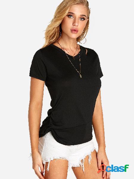 Camiseta de manga corta con cuello en pico y diseño plisado