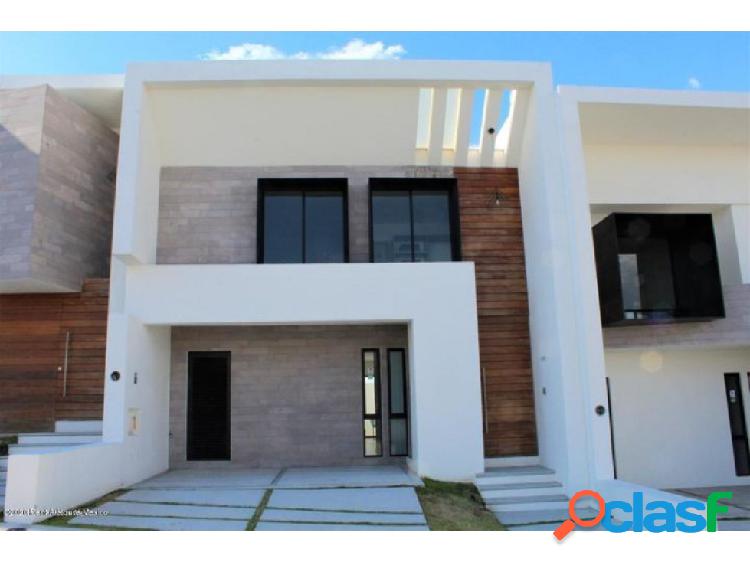 Casa Premium en Zibata 3 Recamaras. QH21-4689#