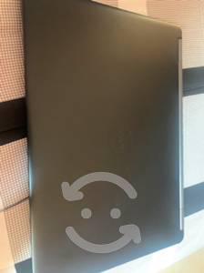 laptop Dell negra