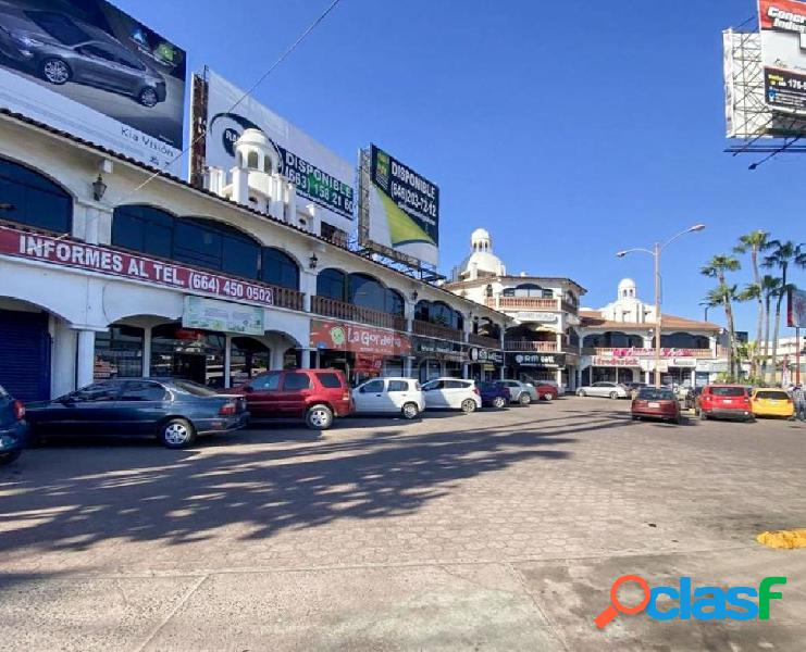 Local en centro comercial en renta en Granados, Ensenada,