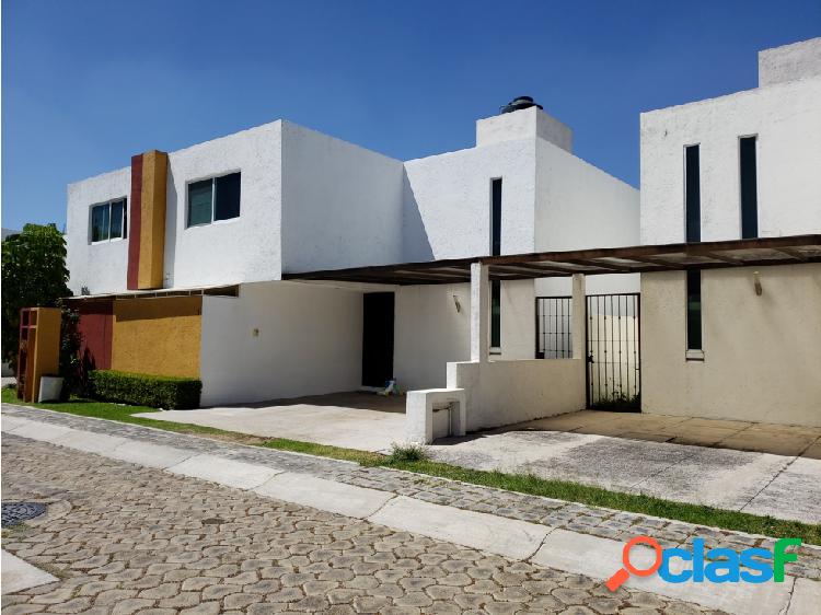 Casa en venta en San Pedro Cholula zona Zerezotla