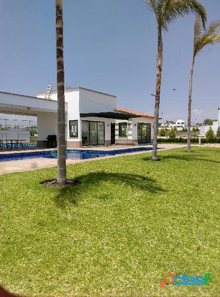 Venta de terreno residencial en esquina de coto privado,