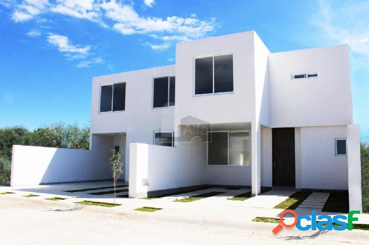 Casa en venta en condominio ABONDANZA