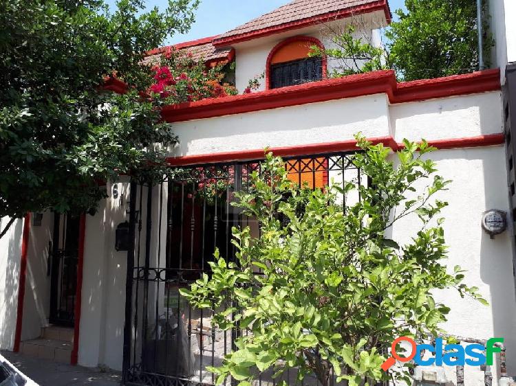 Casa en Renta en Valle de las Cumbres al poniente de