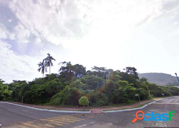 Ixtapa, terreno en venta de 746.92 m2 en esquina