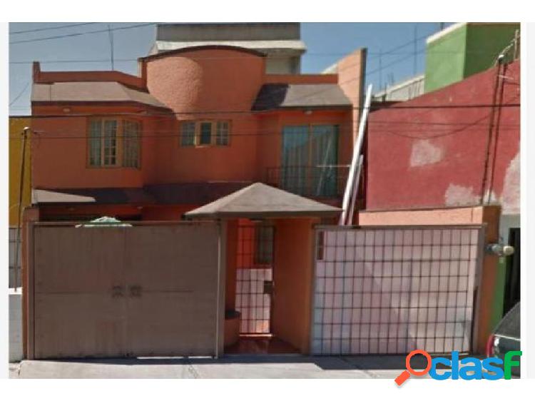 CASA EN VENTA EN FRACC HACIENDA REAL TULTEPEC ADTRLV327