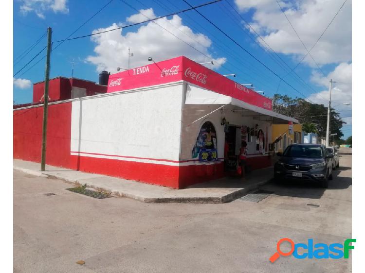 Casa y comercio en Esquina en Fracc. Valle Dorado, Mérida,